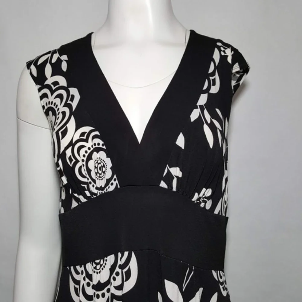 XOXO Collection Black and White Floral Dress - Picture 2 of 7